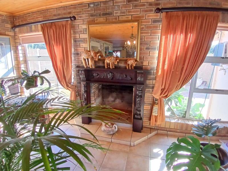 5 Bedroom Property for Sale in Stilbaai Wes Western Cape